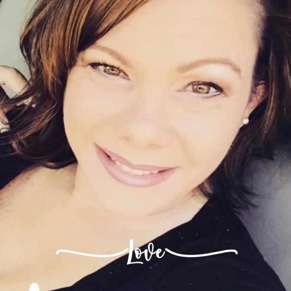 Meet your Posher, Wendi - Picture 2 of 2